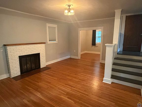 2nd image of 312 SW Clay St