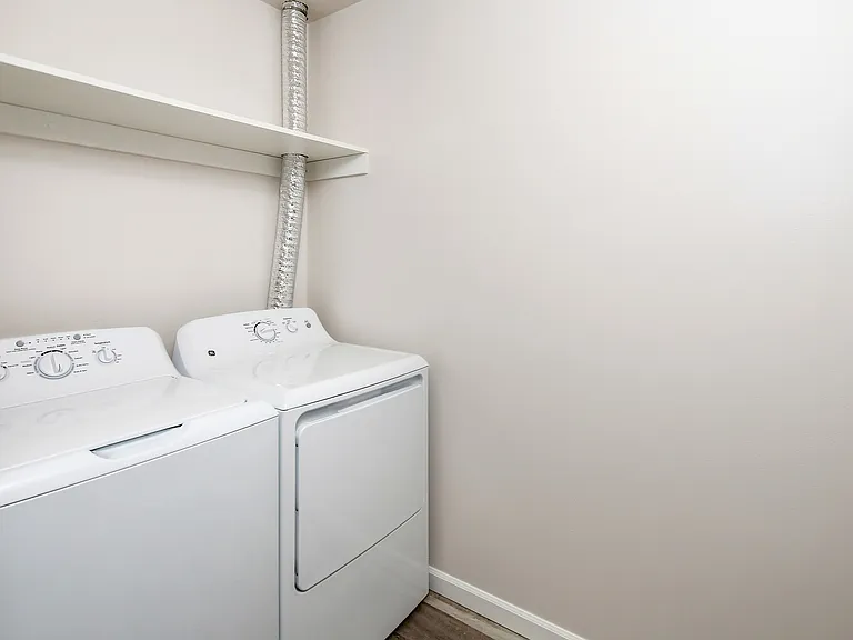 East Ridge Apartments — Photo 12