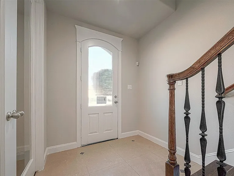 2634 Texas St — Photo 6