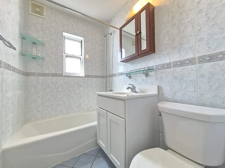 2152 Ford St — Photo 16