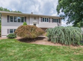 8 Kevin Ter, Fairfield, NJ 07004
