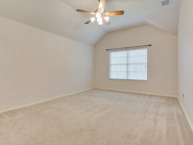 1133 Hillwood Dr — Photo 5