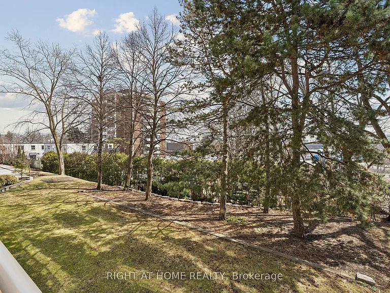 212 Kerr St #207 — Photo 22