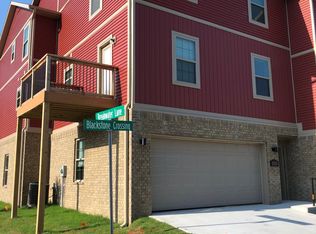 2828 W Blackstone Xing, Fayetteville, AR 72704