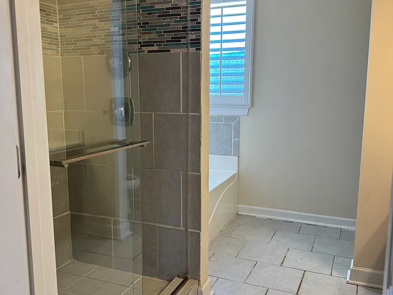 1100 Paddock Park Cir — Photo 14