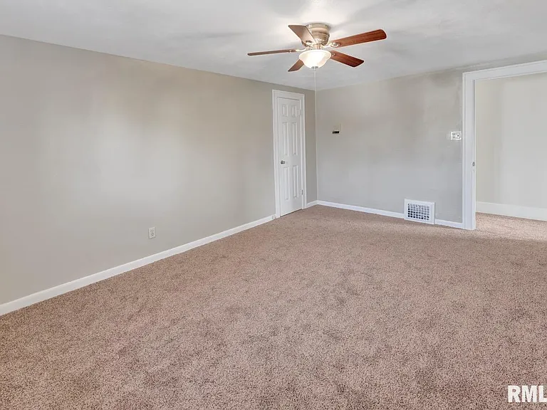 2601 W Kenwood Ave — Photo 20