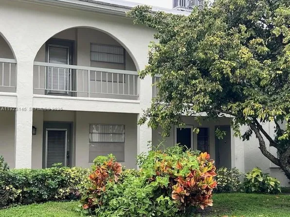 1207 Bahama Bnd APT E2, Coconut Creek, FL 33066