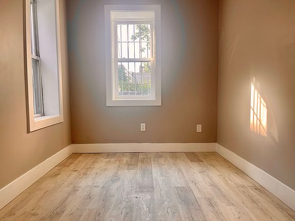 4th image of 400 Baldwin Ave #1E