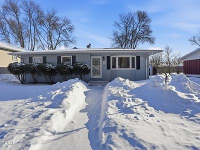 1819 Willow Dr, Grand Forks, ND, 58201