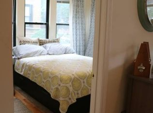 720 W Grace St APT 1S, Chicago, IL 60613