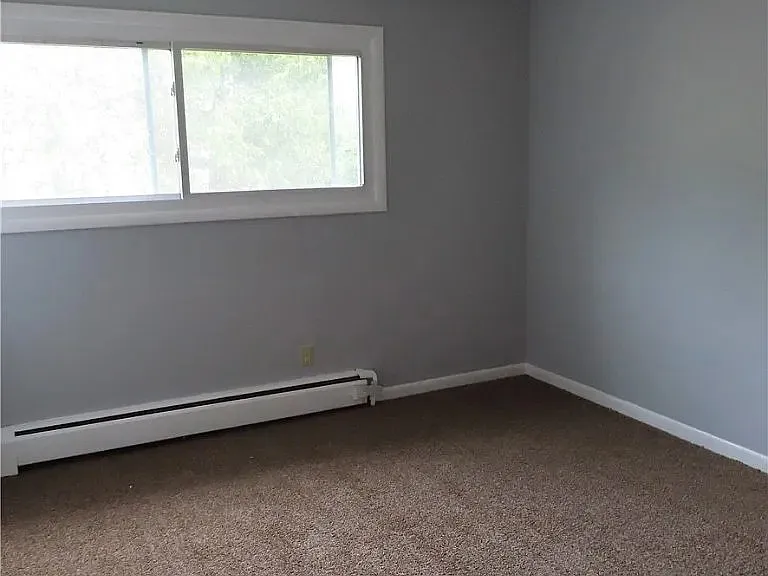 1027 Highland St #7 — Photo 3