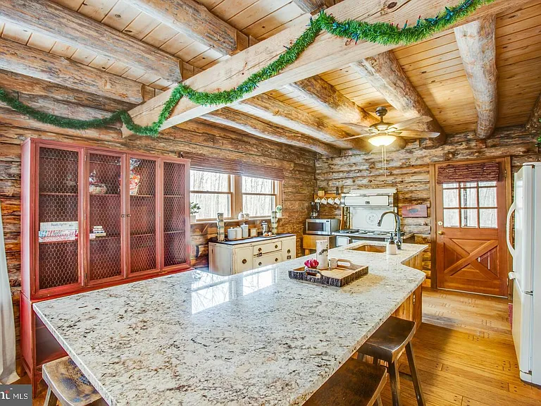 510 Marges Mountain Ln — Photo 4