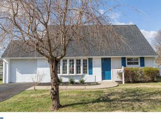 41 Trellis Rd, Levittown, PA 19056