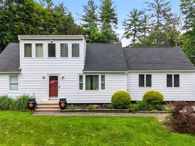 41 White Oaks Road, Hyde Park, NY, 12538