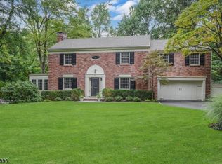 65 Club Dr, New Providence, NJ 07974
