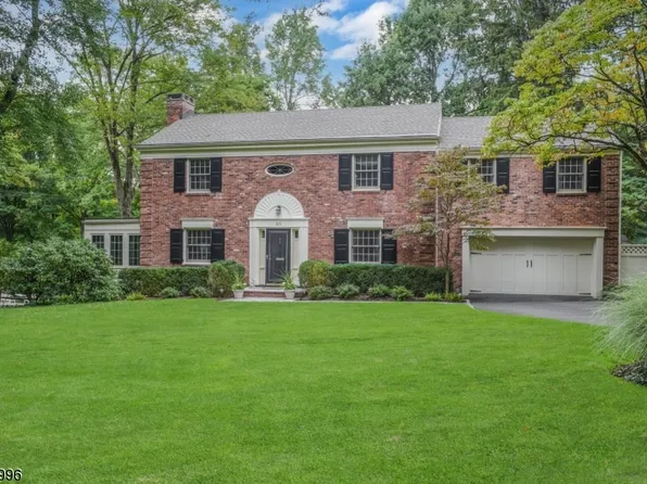 65 Club Dr, New Providence Boro, NJ 07974