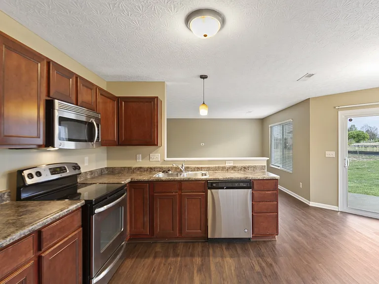 5877 Hayden Dr — Photo 3