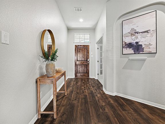 4th image of 903 Madrone Dr