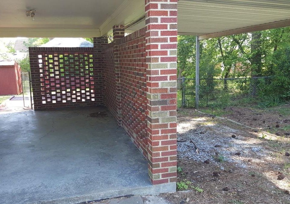 2nd image of 3750 Cambridge Rd