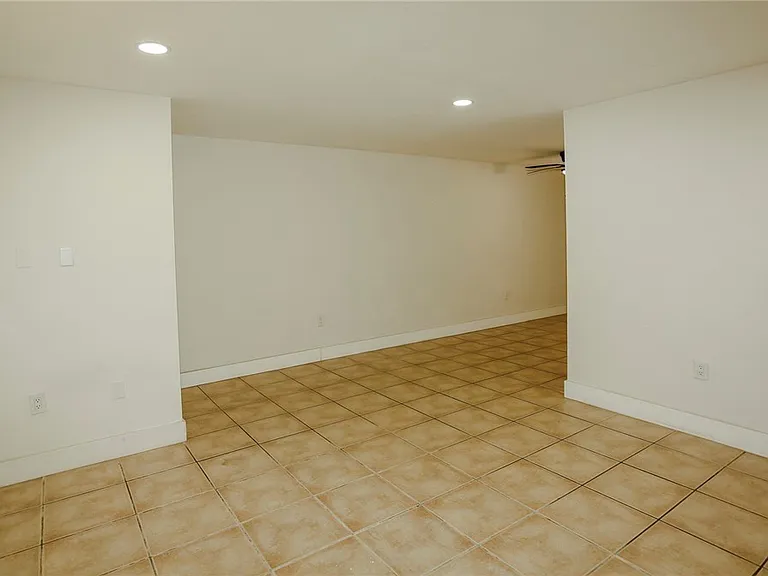 2055 Braman Ave — Photo 2
