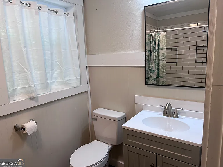 66 Logan Ln — Photo 15