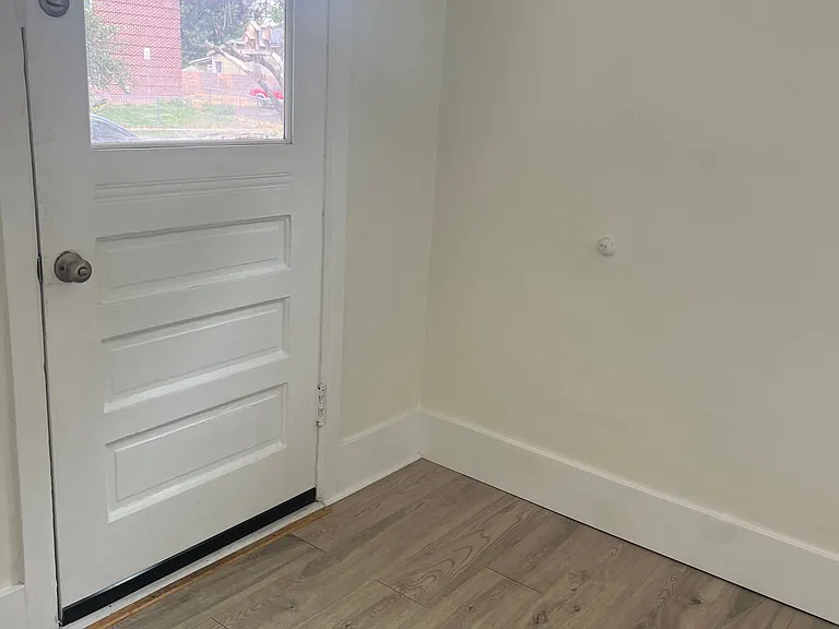 843 Roberta St #A — Photo 3