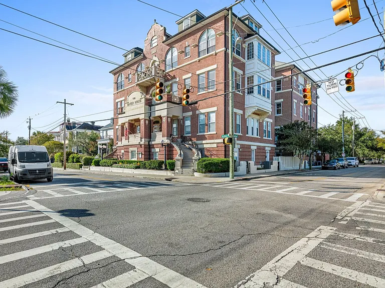 55 Ashley Ave #6 — Photo 19