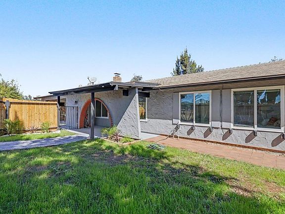 2nd image of 2131 Rose Fern Ln