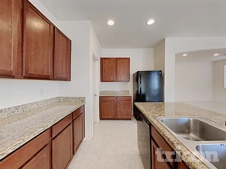 1020 Fishing St — Photo 6