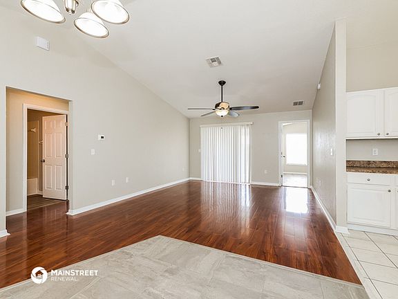 4th image of 803 Summer Glen Dr