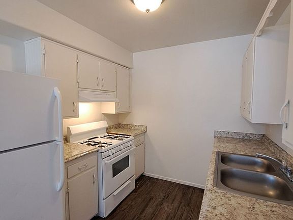 4th image of 1452 S College Ave Unit 112