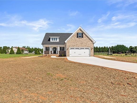 3rd image of 6803 McPherson Clay Rd