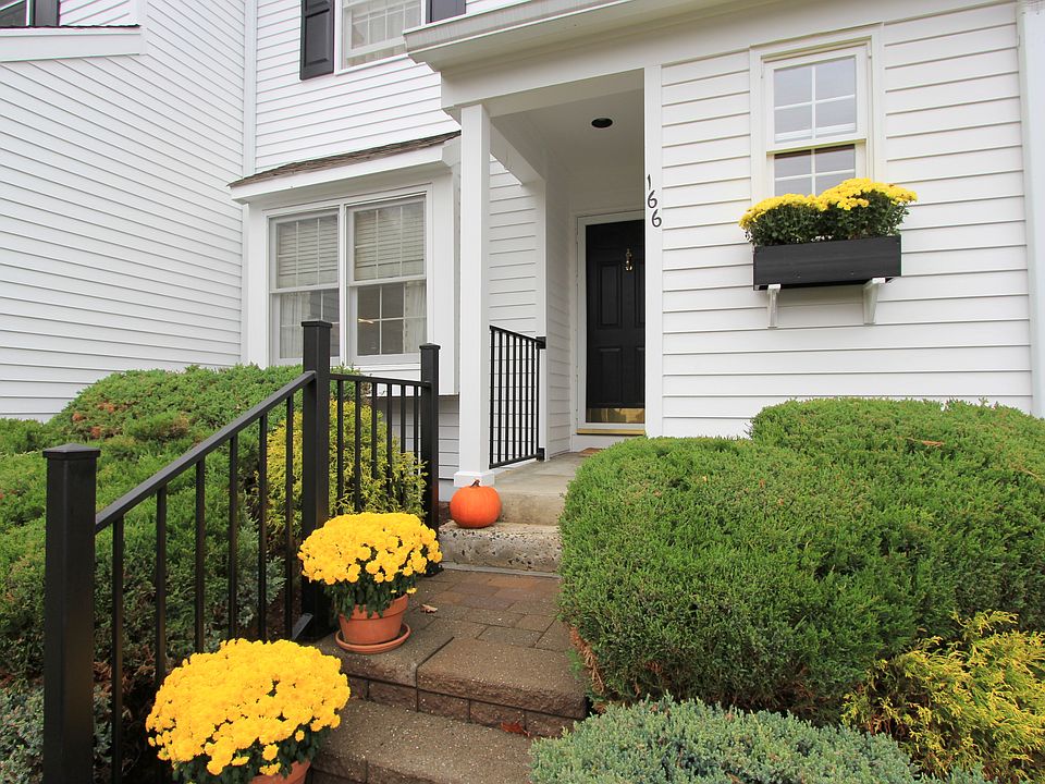 1st image of 166 Jay Ct #166