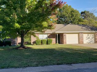 542 S Dockery Ln, Fayetteville, AR 72701