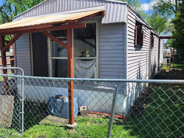 254 N Marnico Ln, Jacksonville, IL 62650