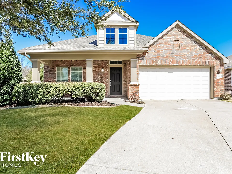 324 Highland Fairway Ln