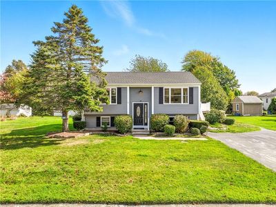 19 Cows Path, Middletown, RI, 02842