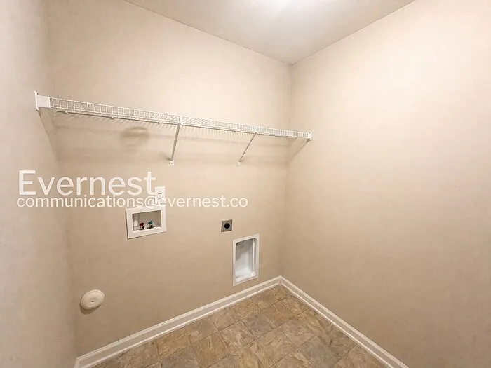 206 Welcombe St — Photo 21
