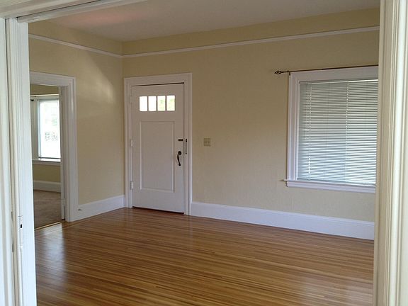 3rd image of 1612 Sanchez Ave