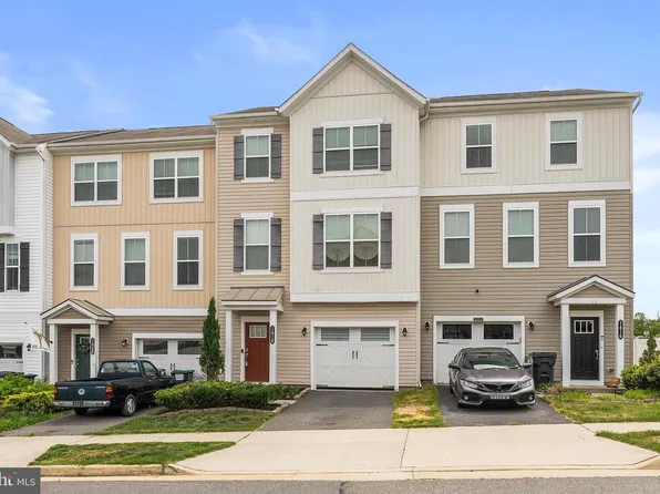 1418 Hudgins Farm Cir, Fredericksburg, VA 22408