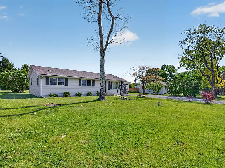 2091 W State Route 102 — Photo 2