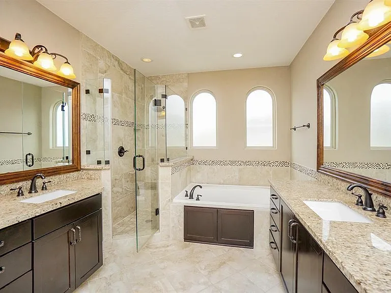 1025 W 21st St #D — Photo 26