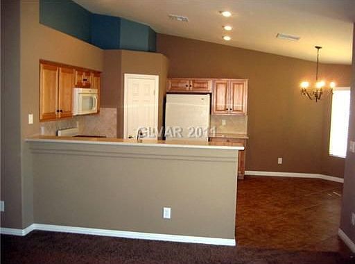 4th image of 3417 Amish Ave
