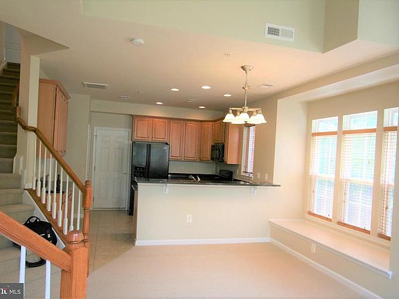 3rd image of 7068 Little Thames Dr