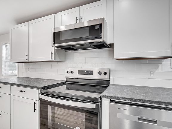 5th image of 1896 Dyer Rd