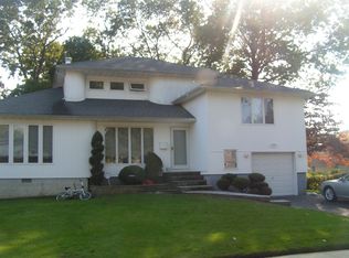 120 Walnut St, Massapequa Park, NY