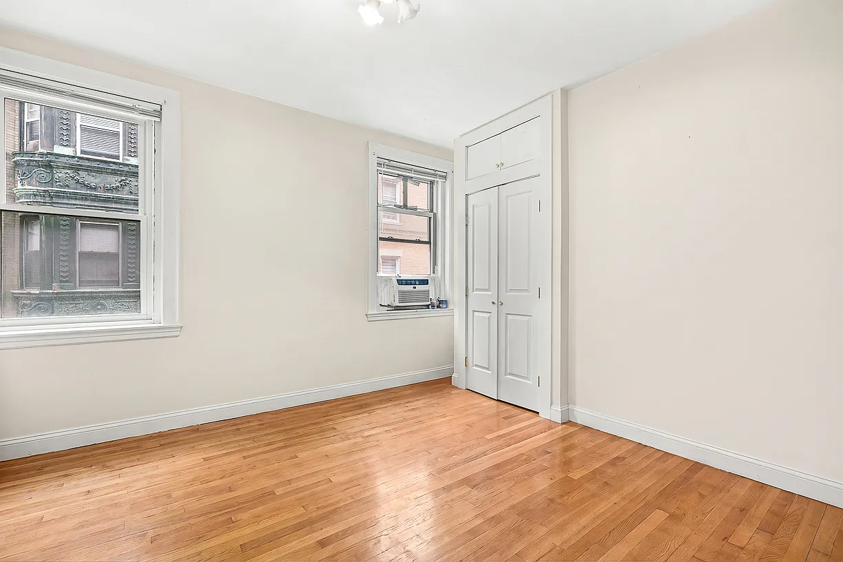 2 bed, 875 sqft, $3,000 — Photo 3