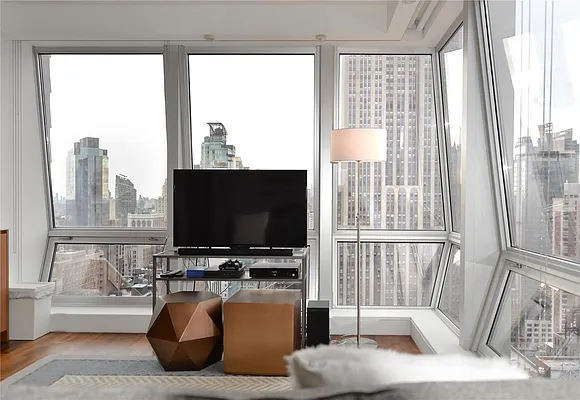 Rented by 212 Consulting Corp | media 19