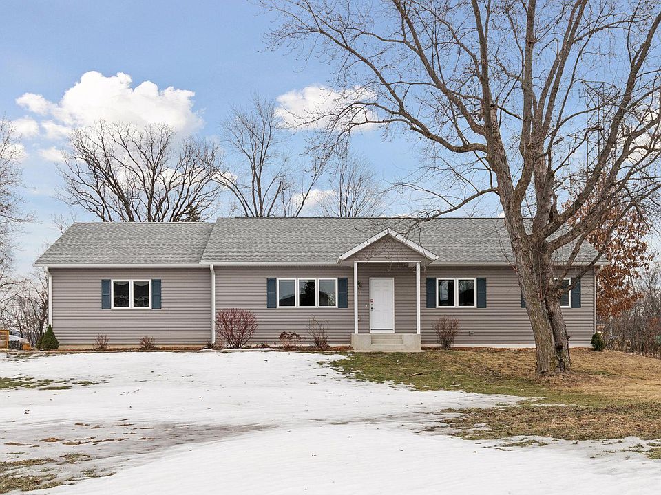 1st image of 153 Elm Dr W