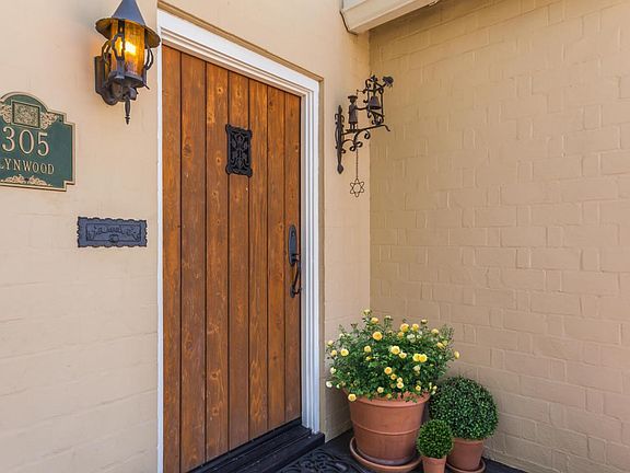 305 W Lynwood front detail